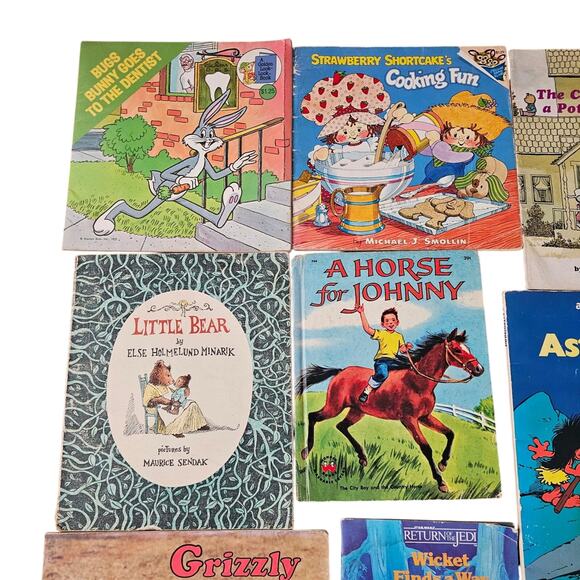 VINTAGE Book Bundle - 12 Paperback Books - Picture 2 of 9